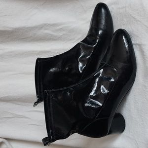 Slip on patent bootie